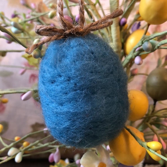 Handmade needle felted Easter egg duckling ornament collectable decoration gift - Picture 3 of 6